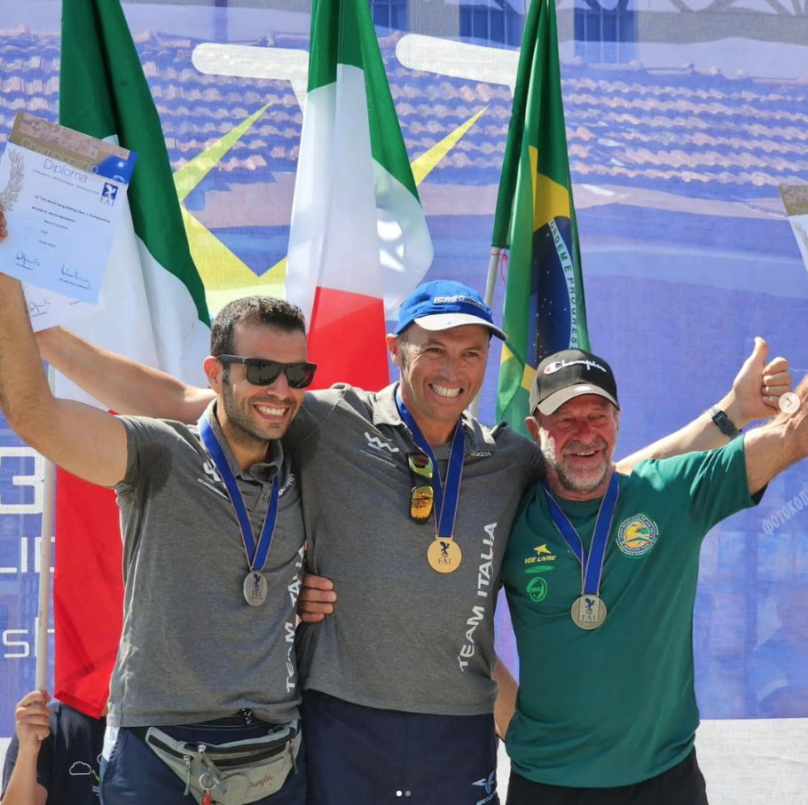 Alvaro Sandoli “NeNe”, 3º colocado no Mundial de Asa Delta na Macedônia e equipe brasileira 3º por Nação.